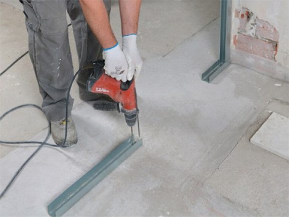 Poser le profilé horizontal inférieur