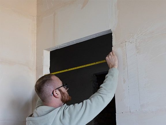 Fabrication d'un encadrement de porte sur mesure