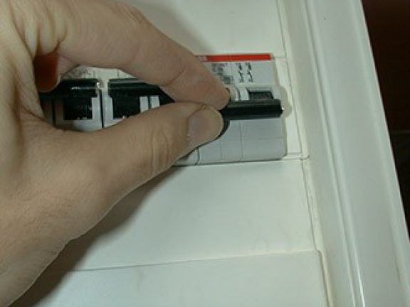 Tester et utiliser la prise de courant