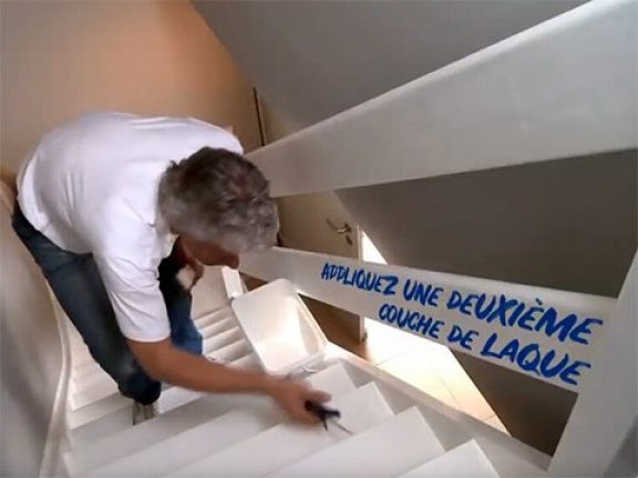 Appliquez la dernière couche de laque.
