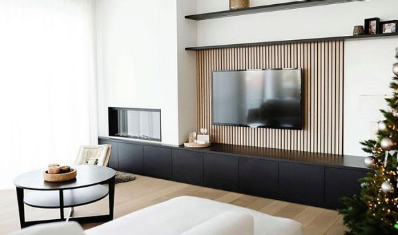 Latt houten wandpanelen woonkamer